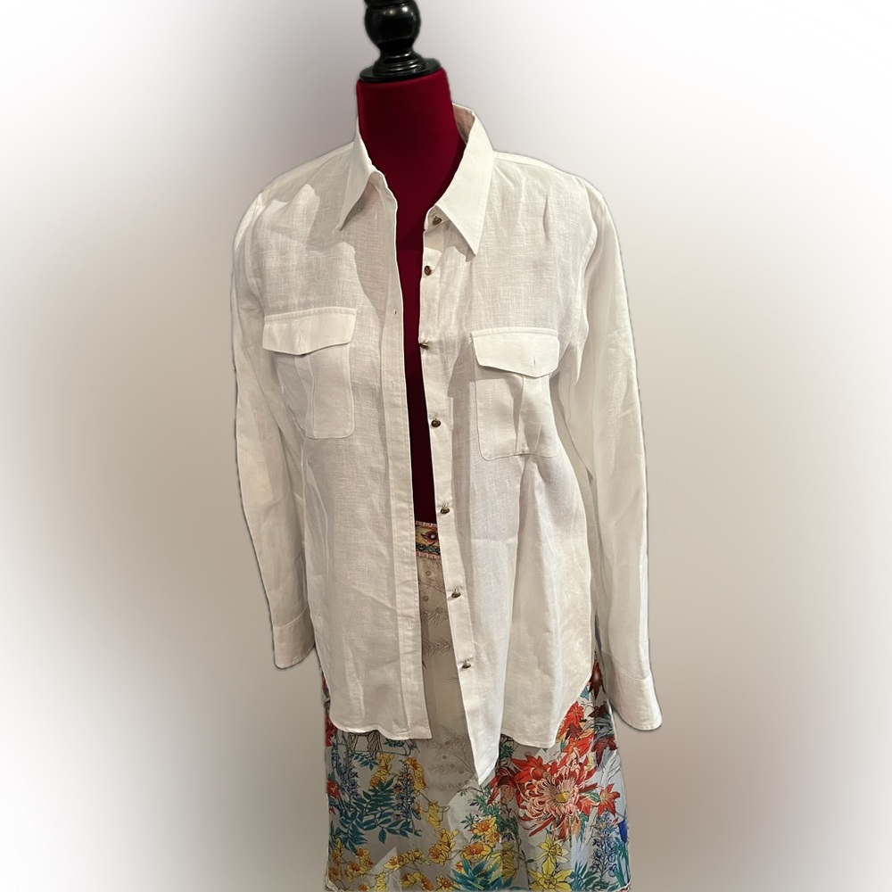 MOVING SALE - price dropped by 50%

Ralph Lauren Ladies White Linen top/blouse.